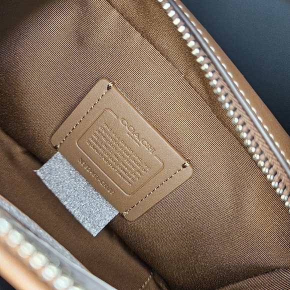 Coach Wyatt Belt Bag in Signature Canvas With Banana Print - New - Picture 5 of 11